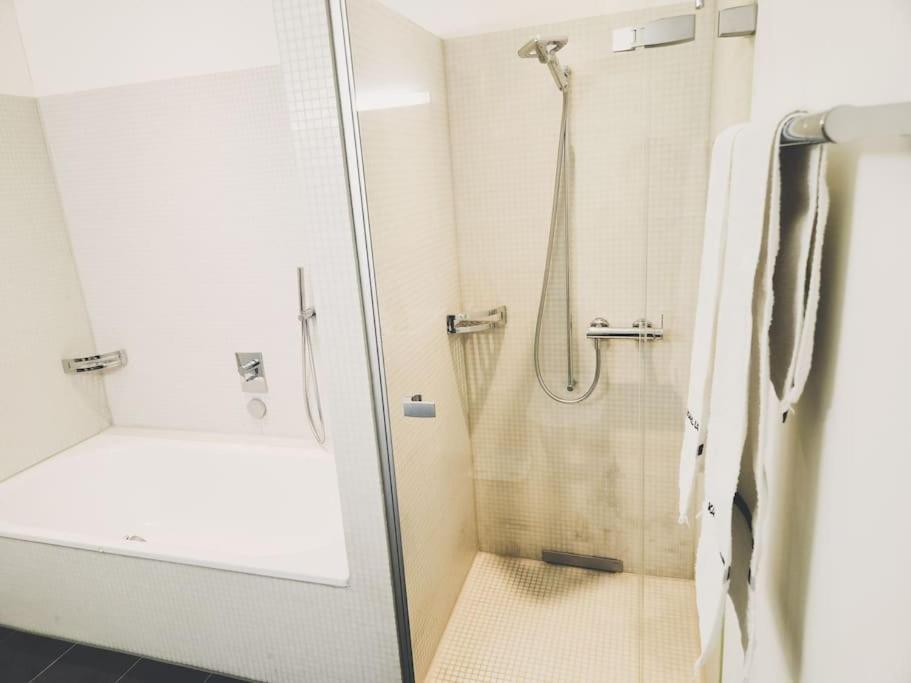 Luxus Wohnung Mit Garten زيورخ المظهر الخارجي الصورة