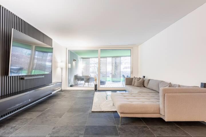 Luxus Wohnung Mit Garten زيورخ المظهر الخارجي الصورة